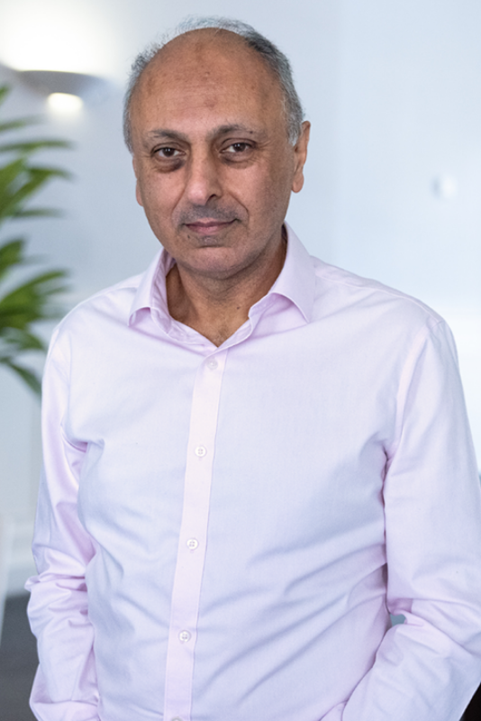 Dr Arvinder Kurbaan